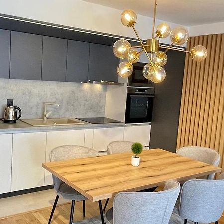 New Concept Included Garage Apartment Сараево Екстериор снимка