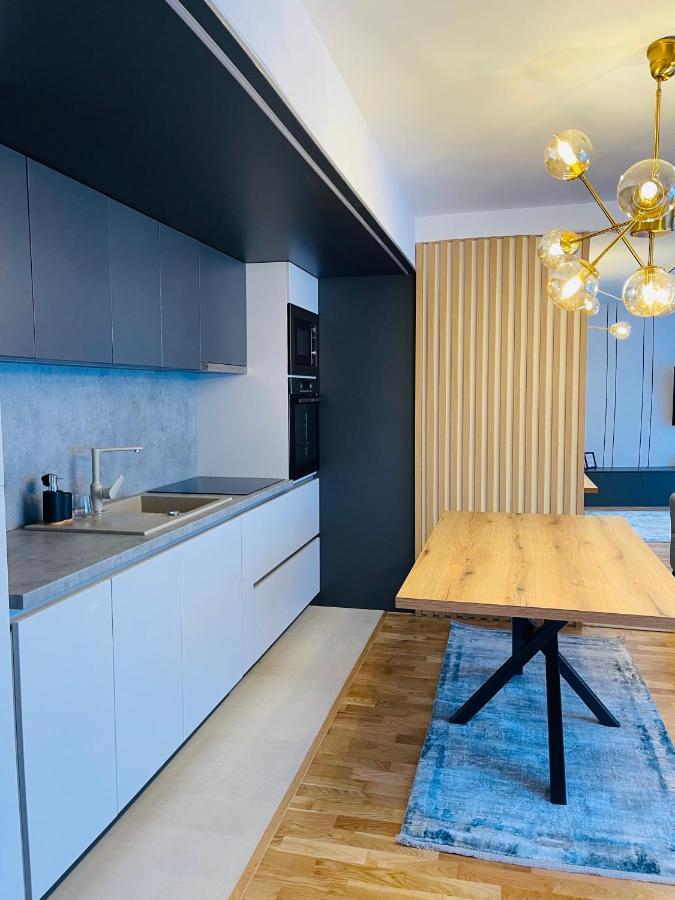 New Concept Included Garage Apartment Сараево Екстериор снимка