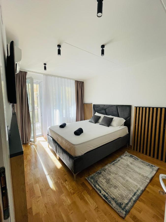 New Concept Included Garage Apartment Сараево Екстериор снимка